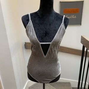 Glamour Velour Bodysuit 🤍
